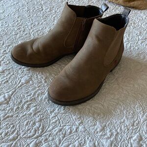 Women’s Brown Chelsea Boots